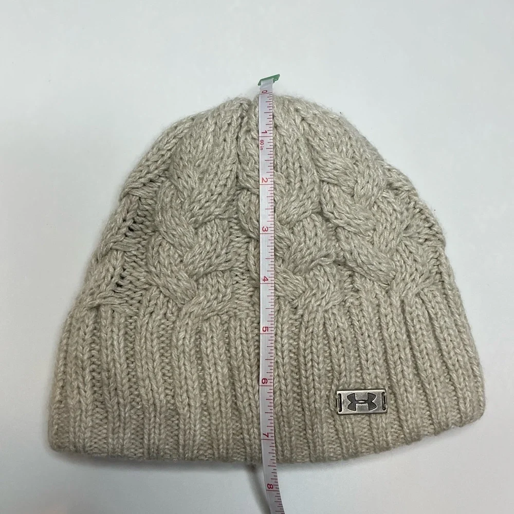 Under Armour‎ Cable Knit Beanie Hat Cream and Gray Fleece Lined Winter Hat